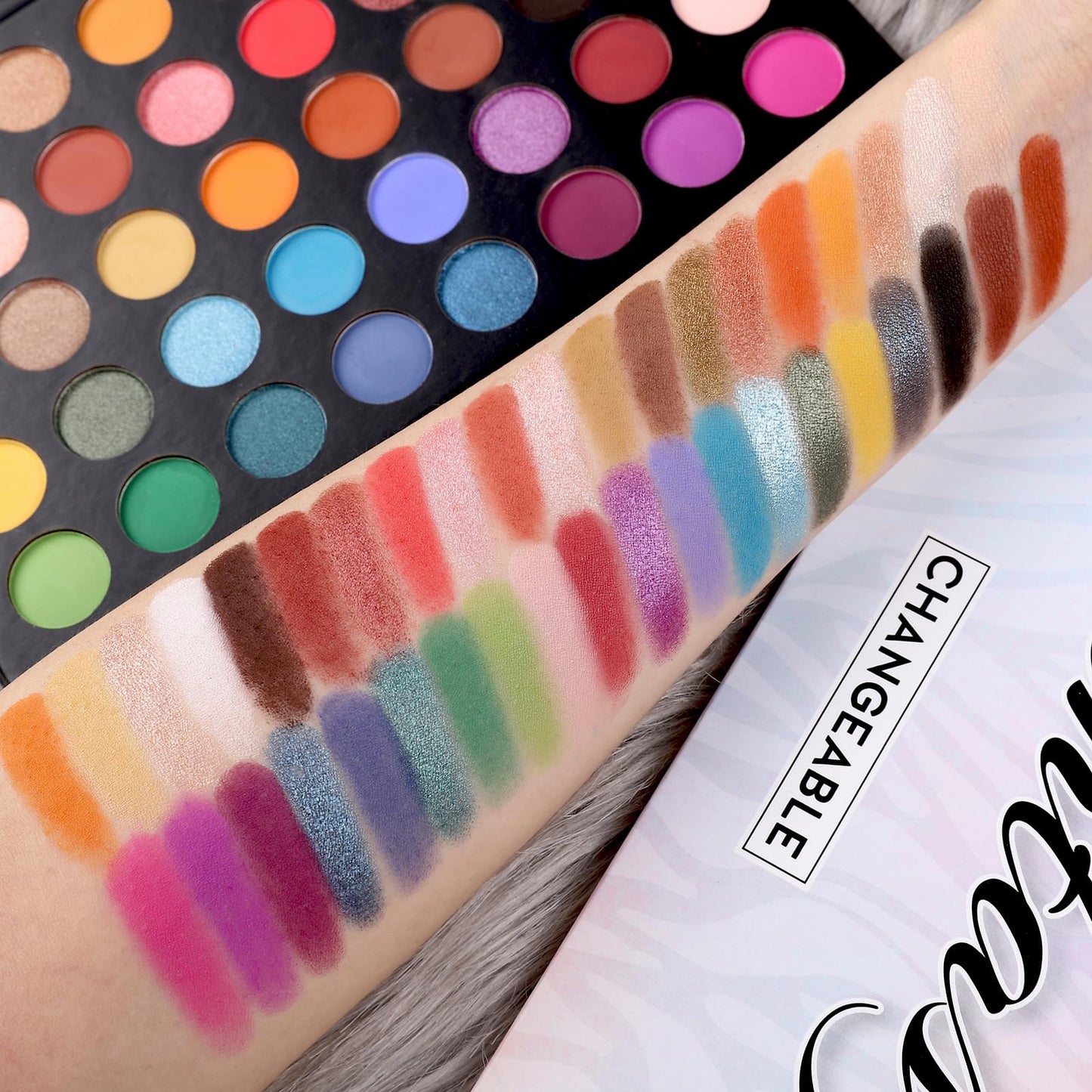 UCANBE Highly Pigmented Eye Makeup Palette, Matte Shimmer Metallic Eyeshadow Pallet Long Lasting Blendable Make Up Eye Shadows Gift Kit